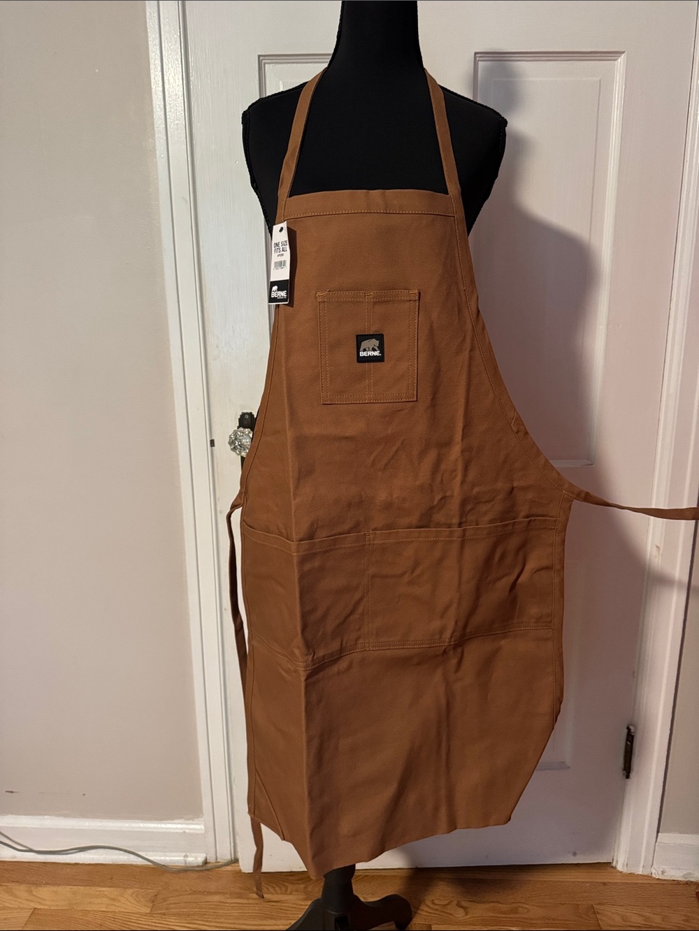Berne NWT Brown Utility Work Apron with Sturdy Fabric Durable One Size Fits All